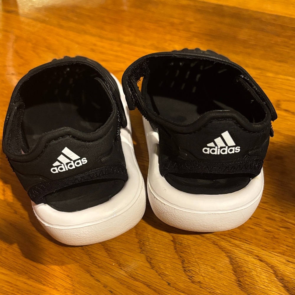 Adidas Kids Black and White Slide Sandals - Picture 4 of 4